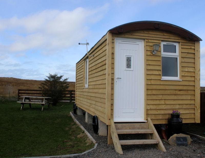 Hillside Camping Pods And Shepherd'S Hut Вік Екстер'єр фото