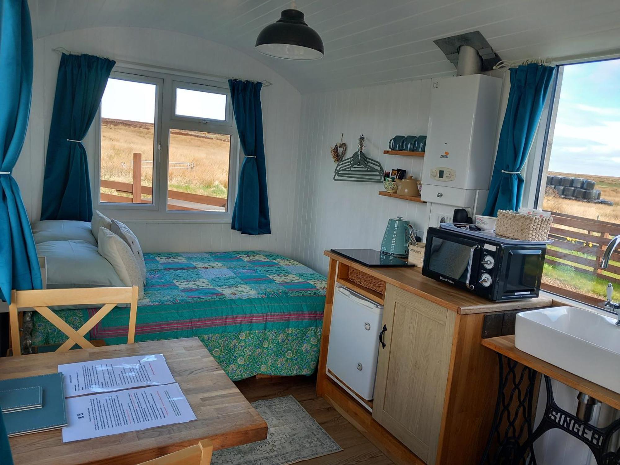 Hillside Camping Pods And Shepherd'S Hut Вік Екстер'єр фото