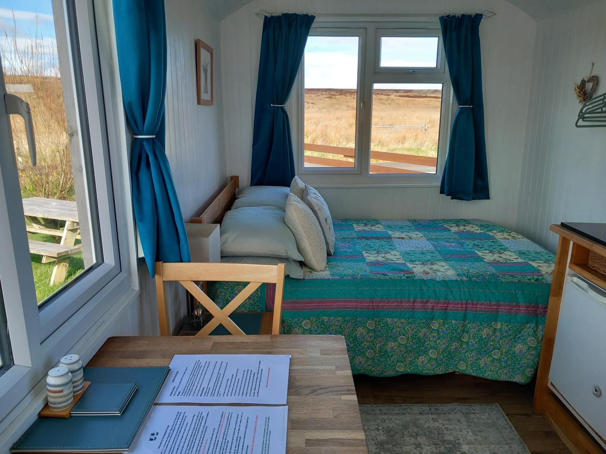 Hillside Camping Pods And Shepherd'S Hut Вік Екстер'єр фото